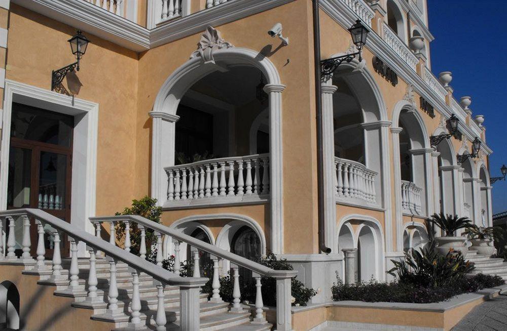 Grand Hotel President ออลเบีย ภายนอก รูปภาพ