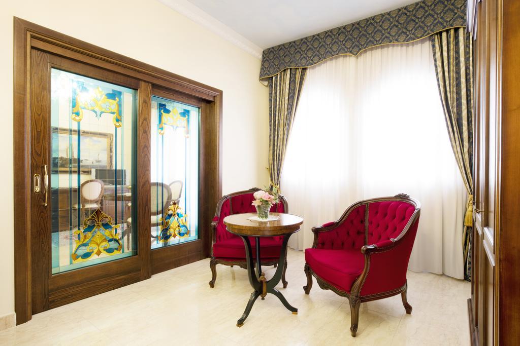Grand Hotel President ออลเบีย ภายนอก รูปภาพ