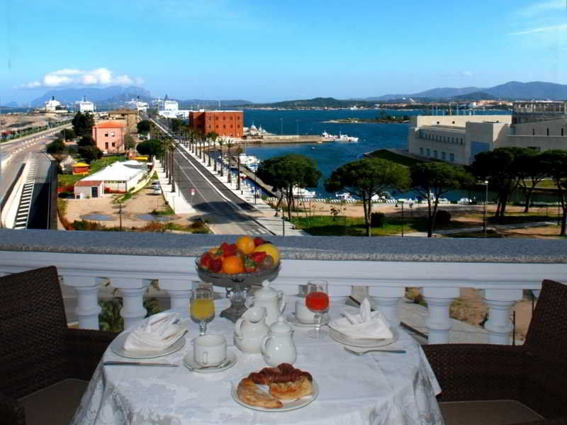 Grand Hotel President ออลเบีย ภายนอก รูปภาพ